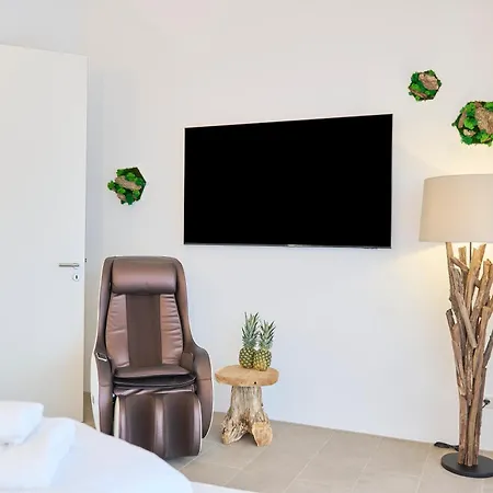Tropical Island 23c - Seesicht - Massage - Bbq - Billiard - Tischkicker - Penthouse - Parkplatz Holiday home Ohningen