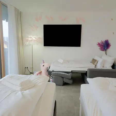 Holiday home Tropical Island 23c - Seesicht - Massage - Bbq - Billiard - Tischkicker - Penthouse - Parkplatz Ohningen